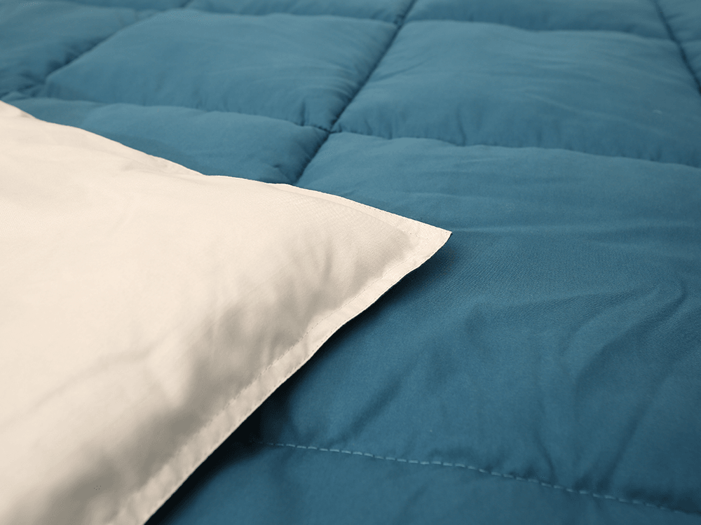 Chăn polyester màu kép kép